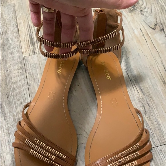 SANDAL - Picture 3 of 6